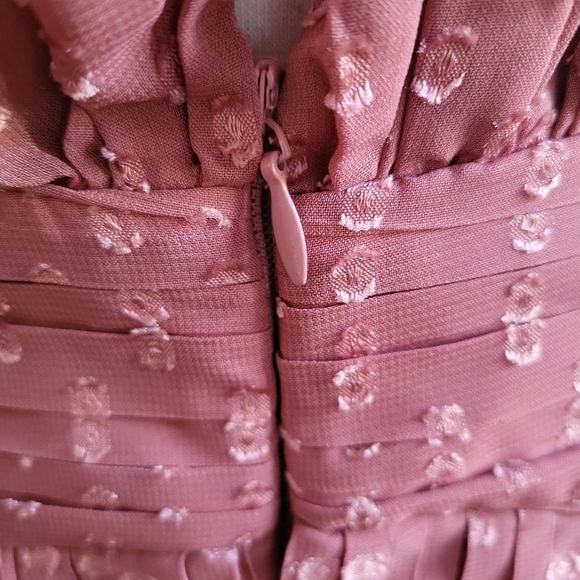Boohoo Occasion Swiss Dot Gathered Dress / Dusky Rose / US Size 6 - Picture 9 of 10